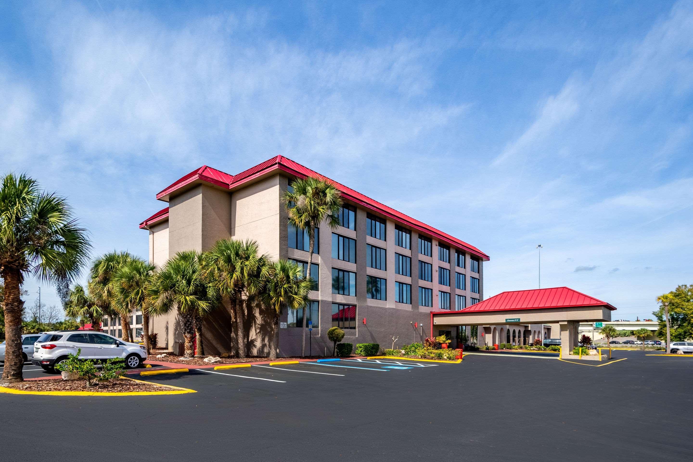Lakeland Hotel Exterior photo